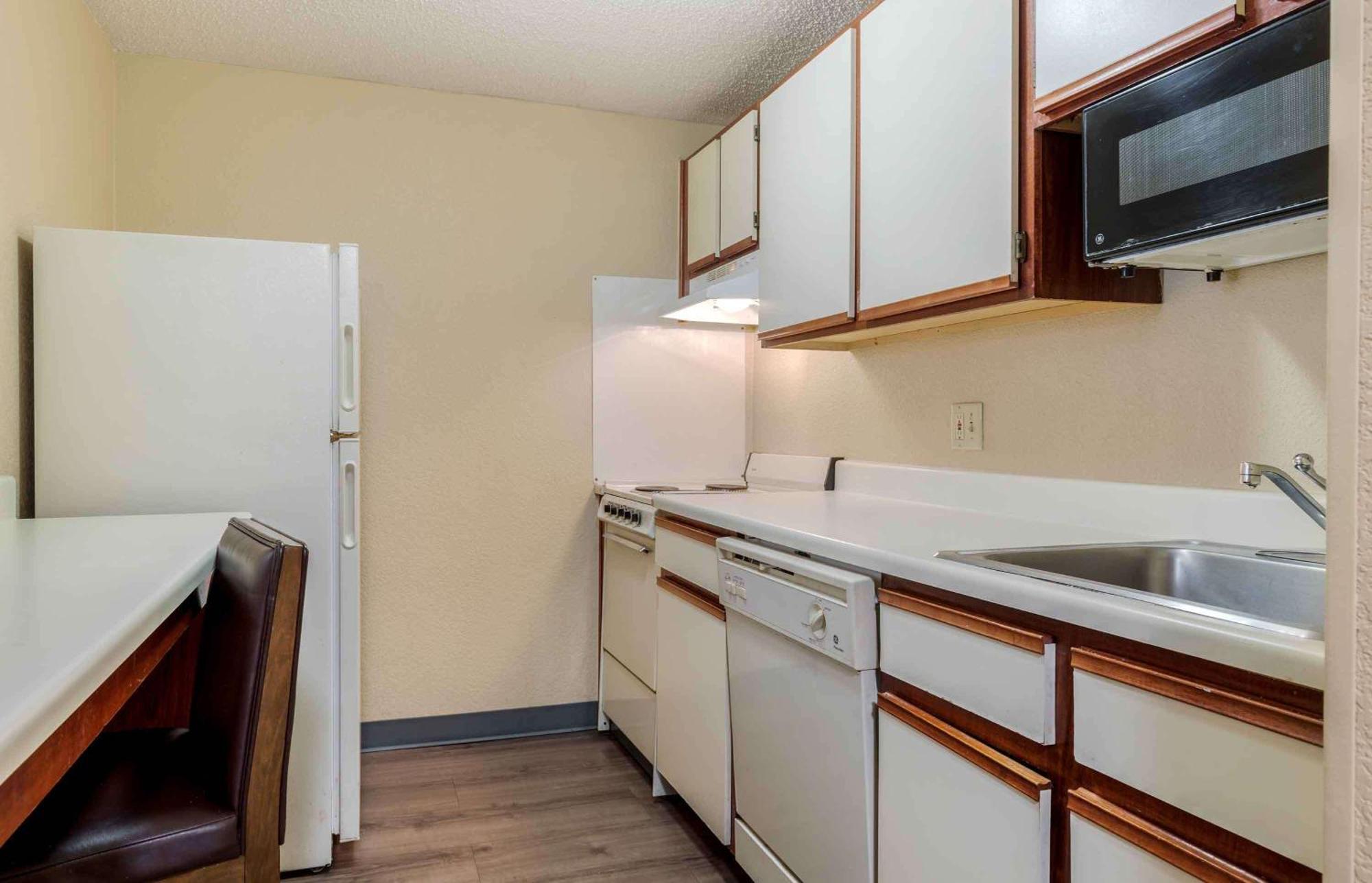 Extended Stay America Select Suites - Dallas - Las Colinas - Meadow Creek Dr Irving Exterior photo