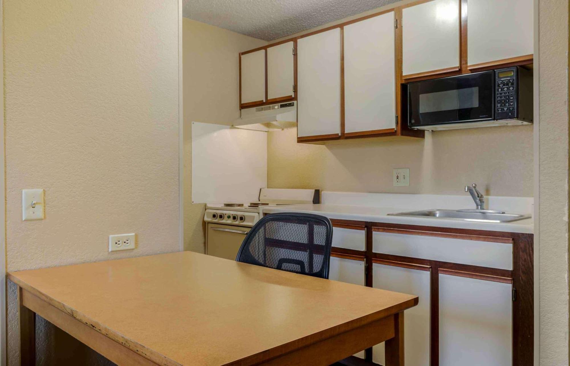 Extended Stay America Select Suites - Dallas - Las Colinas - Meadow Creek Dr Irving Exterior photo